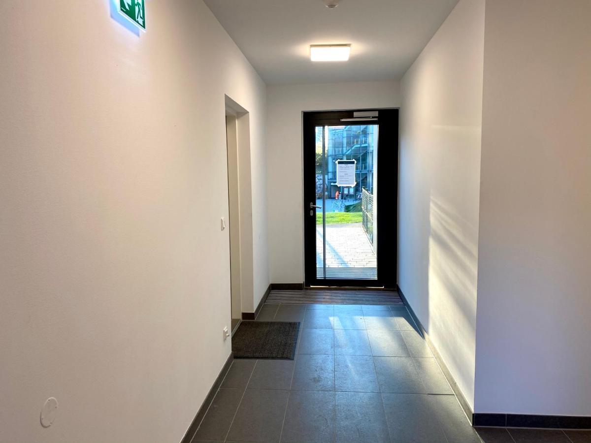 Topmodernes Sonnenwohnen Apartment Bei U-Bahn Und Therme Wien Oberlaa, 15 Min Bis Stephansplatz Viena Exterior foto